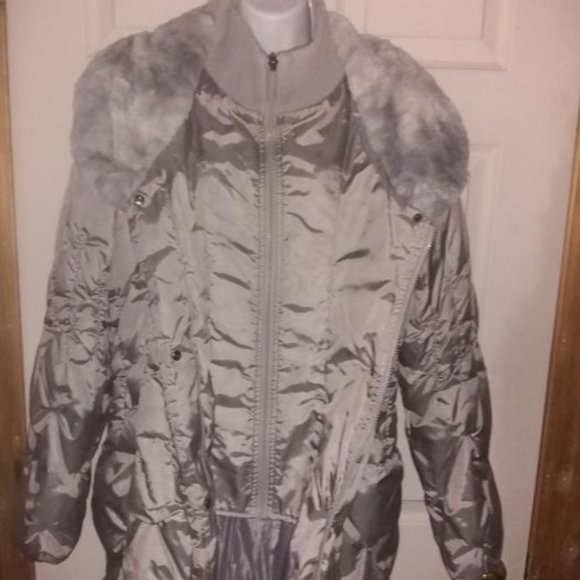 Ladies Winter Coat by Laura - Picture 7 of 8